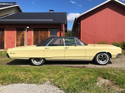 Begagnad Chrysler Newport 294 HK (216 kW) 1968 Sedan