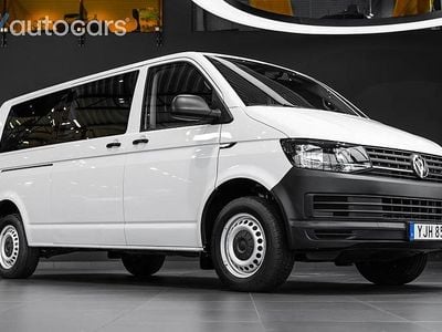 Vit Begagnad 2016 VW Caravelle Minibuss | 298 750 kr