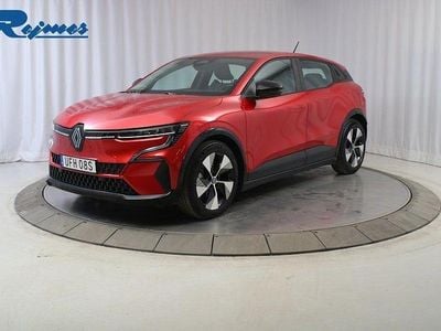 Röd flamme metallic nnp Begagnad 2023 Renault Mégane IV Equilibre | 244 800 kr (Marknadspris)