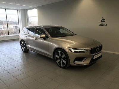 begagnad Volvo V60 Recharge T8 Ultimate Bright 2024, Kombi