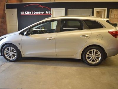 begagnad Kia Ceed 1.6 (128hk) CRDi / 3-Ägare Låga Mil / Drag / Nyserv