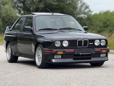 Begagnad BMW M3 220 HK (161 kW) 1987 Diamant svart Sedan