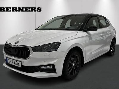 Vit Begagnad 2023 Skoda Fabia Style Halvkombi | 209 900 kr (Marknadspris)