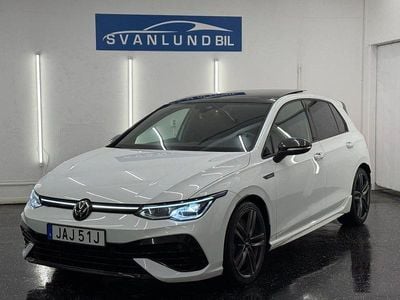 Begagnad VW Golf VIII R 333 HK (244 kW) 2023 Vit Halvkombi