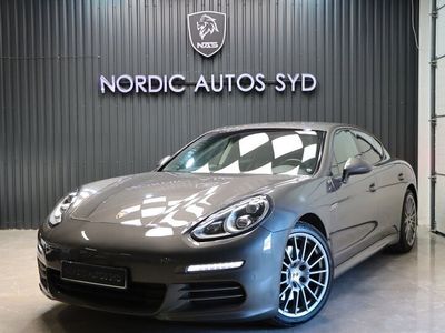 Porsche Panamera 4