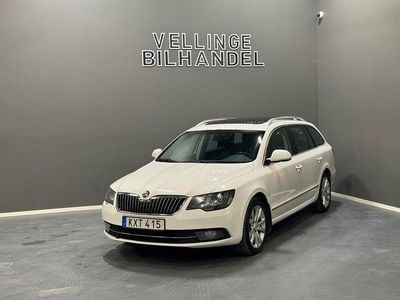 Vit Begagnad 2014 Skoda Superb Ambition Kombi | 69 900 kr (Marknadspris)