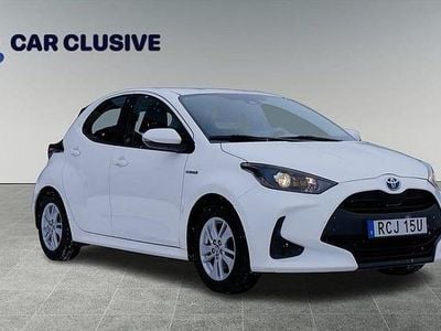 Begagnad Toyota Yaris Hybrid Active 117 HK (86 kW) 2021 Vit Halvkombi
