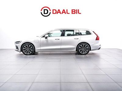 Vit Begagnad 2022 Volvo V60 Core Kombi | 309 700 kr (Marknadspris)