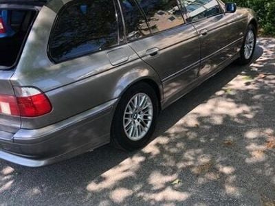 BMW 525