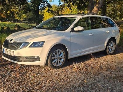 Begagnad Skoda Octavia Ambition 116 HK (85 kW) 2018 Vit Kombi