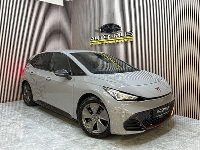Ljusgrå (grå) Begagnad 2023 Cupra Born Halvkombi | 319 900 kr (Dyr)