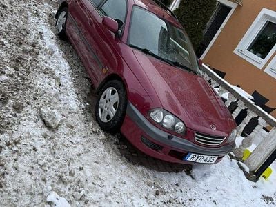 Begagnad Toyota Avensis 110 HK (80 kW) 2000 Kombi