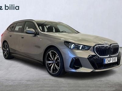 Grå Begagnad 2025 BMW 530 M Sport Kombi | 699 000 kr