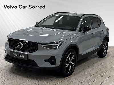Silver Begagnad 2024 Volvo XC40 Plus SUV | 369 900 kr (Marknadspris)