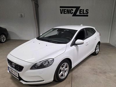 Vit Begagnad 2015 Volvo V40 Business Edition Halvkombi | 137 000 kr (Marknadspris)