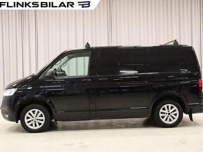 Svart (deep black pärleffekt) Begagnad 2021 VW T6.1 Van | 279 900 kr (Marknadspris)
