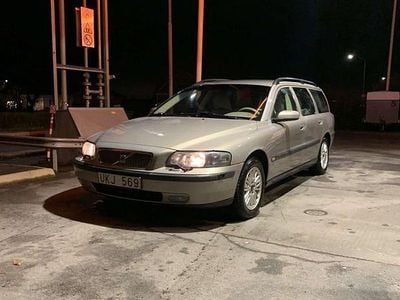 Begagnad 2004 Volvo V70 Kombi | 25 000 kr (Marknadspris)