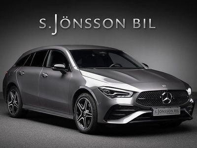 Mörkgrå (bergsgrå metallic) Begagnad 2024 Mercedes CLA250e Shooting Brake Advanced Plus Kombi | 409 000 kr (Marknadspris)
