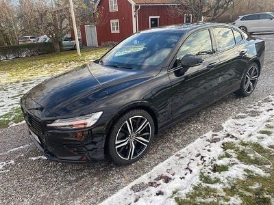 Svart Begagnad 2021 Volvo S60 R-Design Sedan | 416 500 kr (Lite dyr)