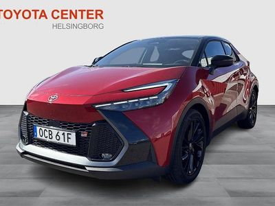 Röd Begagnad 2024 Toyota C-HR Sport SUV | 429 900 kr (Marknadspris)