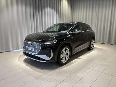 Svart Ny 2026 Audi Q4 e-tron S-Line SUV | 679 000 kr (Dyr)