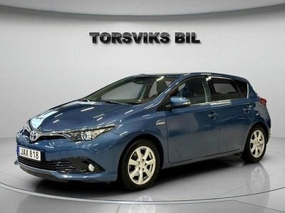 Begagnad Toyota Auris Hybrid Active 136 HK (100 kW) 2016 Blåmet Halvkombi