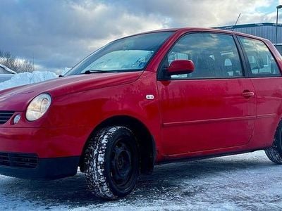 Begagnad VW Lupo 75 HK (55 kW) 2001 Röd Halvkombi