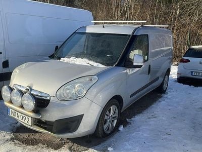 Begagnad Opel Combo 90 HK (66 kW) 2016 Grå Minibuss