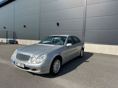 Mercedes E200