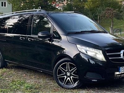 Svart Begagnad 2018 Mercedes V250 Minibuss | 244 000 kr