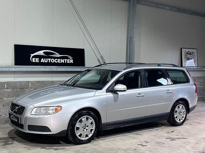 Grå Begagnad 2008 Volvo V70 Kinetic Kombi | 54 900 kr (Marknadspris)