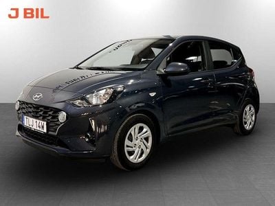 Grå Begagnad 2023 Hyundai i10 Essential Halvkombi | 134 900 kr (Bra pris)
