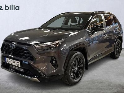 Grå Begagnad 2025 Toyota RAV4 Hybrid Style SUV | 509 900 kr (Lite dyr)