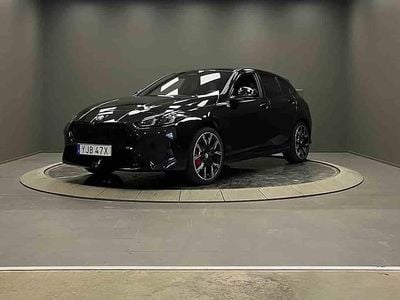 Svart Begagnad 2026 BMW 120 Halvkombi | 425 000 kr