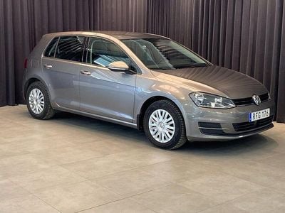Grå Begagnad 2016 VW Golf VII Halvkombi | 129 500 kr (Marknadspris)