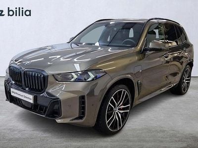 Grön Begagnad 2025 BMW X5 Shadowline SUV | 1 089 000 kr