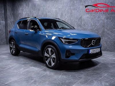 Blå Begagnad 2023 Volvo XC40 Plus SUV | 358 800 kr (Marknadspris)