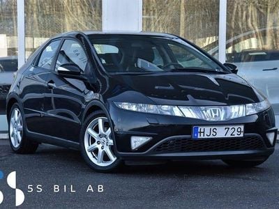Begagnad Honda Civic Executive 140 HK (102 kW) 2007 Svart Halvkombi