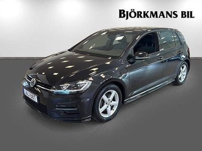 Begagnad VW Golf VIII R-line 150 HK (110 kW) 2019 Svart Halvkombi