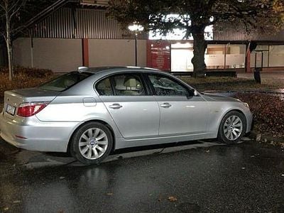 Begagnad BMW 520 163 HK (119 kW) 2008 Silver grå Sedan