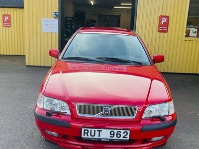 begagnad Volvo S40 1.8 Euro 3/Ny besiktigat/servad/kamrem/AC/låg mil