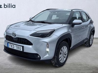 Silver Begagnad 2023 Toyota Yaris Hybrid Active | 274 900 kr (Marknadspris)