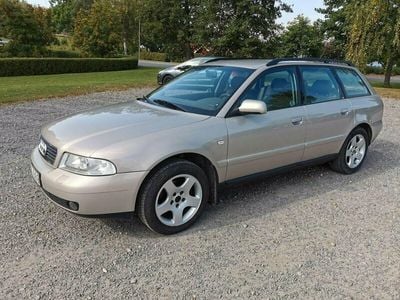 Begagnad Audi A4 Comfort 150 HK (110 kW) 2000 Ljusbrun Kombi