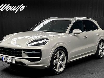 Ljusbrun (cashmere beige metallic) Begagnad 2023 Porsche Cayenne SUV | 1 049 800 kr (Bra pris)