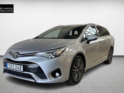 Silvermetallic Begagnad 2017 Toyota Avensis Active Kombi | 139 900 kr (Bra pris)