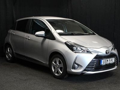 Begagnad Toyota Yaris Multidrive S 112 HK (82 kW) 2020 Silver Halvkombi