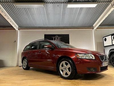 Röd Begagnad 2009 Volvo V50 Momentum Kombi | 54 900 kr (Marknadspris)