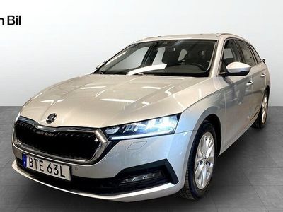 begagnad Skoda Octavia Kombi Ambition M-hev TSI110 DSG Drag P-sensorer 2021, Kombi