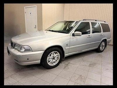 Begagnad Volvo V70 Standard 140 HK (102 kW) 2000 Grå Kombi
