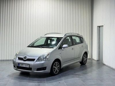 Begagnad Toyota Corolla Verso 136 HK (100 kW) 2007 Silver Minibuss